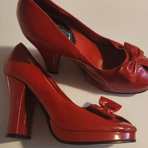 TUK Red Heels Women's Size 9 - Picture 5 of 8